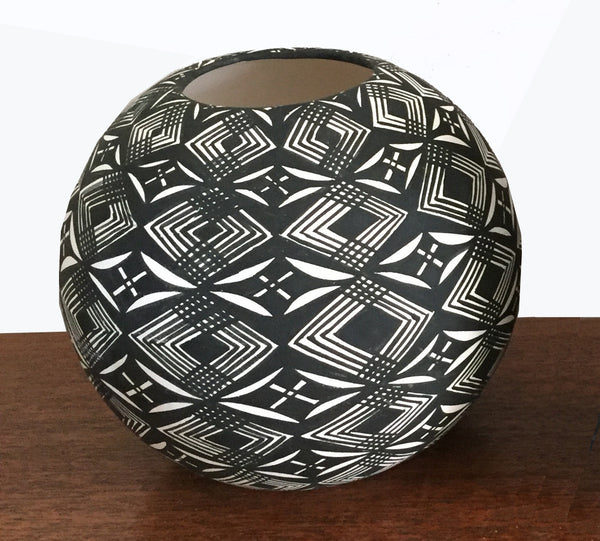 SOLD Graphic Black and White Native American Seed Pot, Acoma