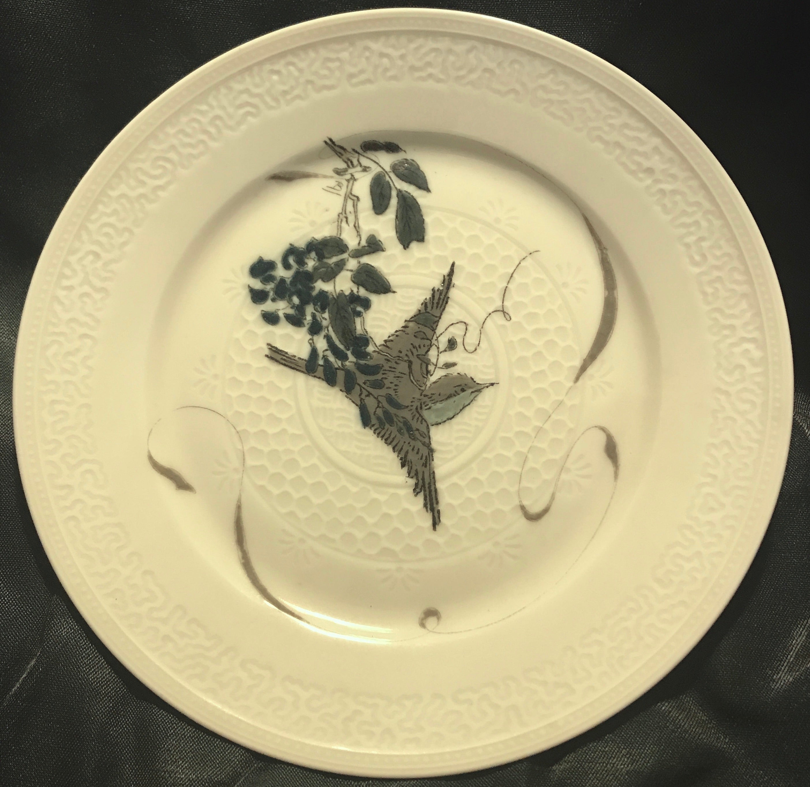Haviland Limoges Japonisme Porcelain Plate from the Service Fleurs et Rubans