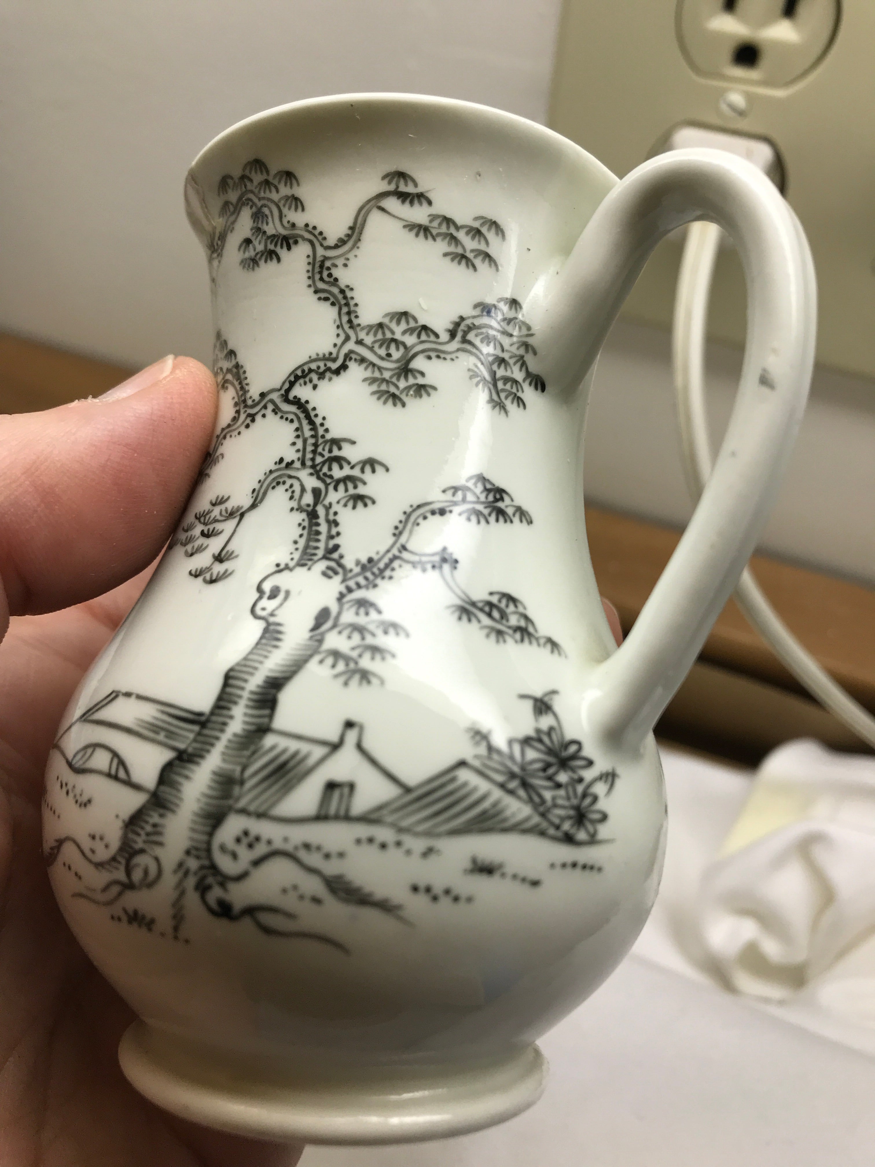 18th Century Worcester Porcelain Jug.